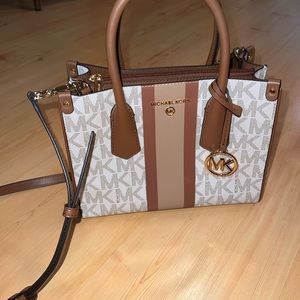 Michael Kors small purse